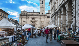 Mercatino dell'Antiquariato a Piazza Arringo