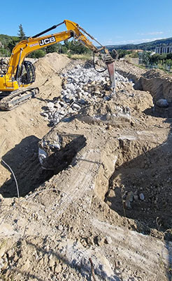 Foto n° 3 dei lavori di demolizione della curva sud dello stadio "Cino e Lillo Del Duca"