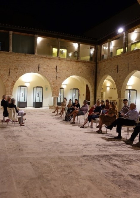 "Seguendo l'angelo, un percorso tra materia e simbolo nelle ceramiche di Silvia Fiorentino"