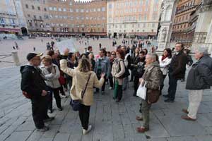 Siena - Trekking in Piazza del Campo
