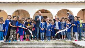 Il sindaco con i ragazzi delle scuole