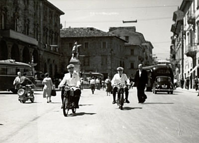 Piazza Arringo - anno 1950