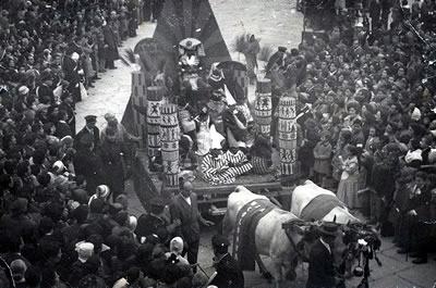 Piazza del Popolo, Carnevale del 1960, carro allegorico ' Gli Egiziani '