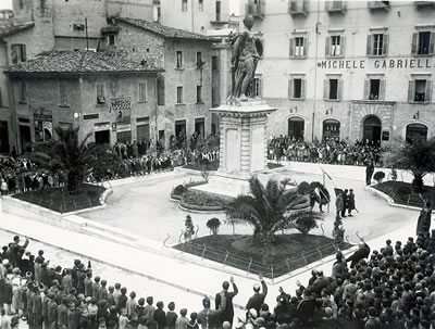 Inaugurazione dell'anno scolastico, Piazza Roma - anno 1932
