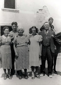 Gruppo familiare - anni '40