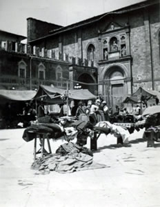 Mercatino Piazza del Popolo - anni '20