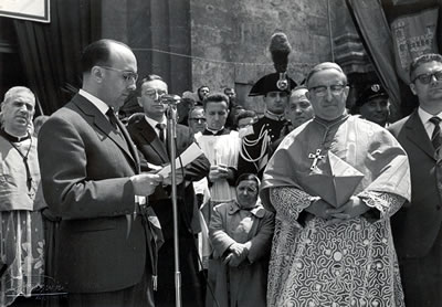Visita del Cardinale Traglia, in primo piano Lucietta (Lucia Fiorentini) - anno 1961