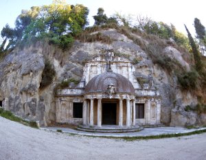 Tempietto di S. Emidio alle Grotte