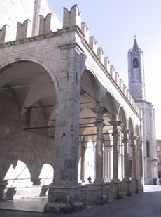 La loggia dei Mercanti 