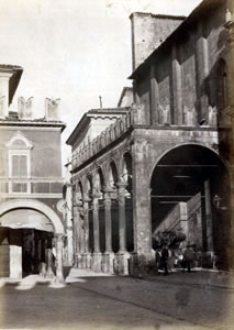 Loggia dei Mercanti - anni '20