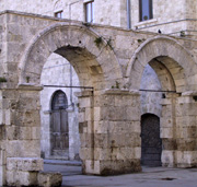 Porta Gemina