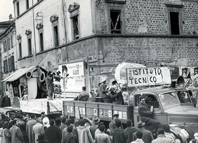 Carnevale 1960, carro allegorico dell'Istituto Tecnico