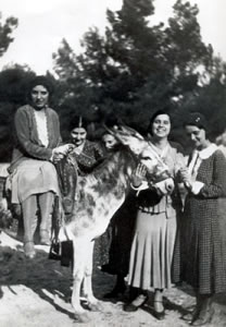 Foto di gruppo giovani donne - anni '30