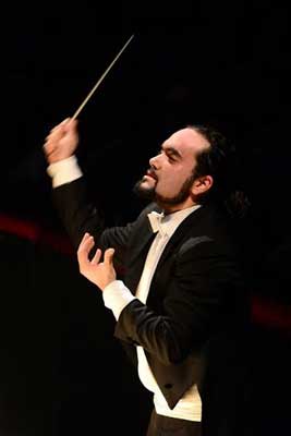 Il direttore d'orchestra Francesco Ivan Ciampa