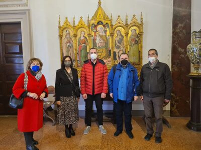 I musicisti macedoni Igor Andreevski, Ilija Nastovski e Svetlanka Tasheva, insieme all'international projects manager dell'Alma, Alceste Aubert, in visita alla Pinacoteca Civica accompagnati dalla coordinatrice del progetto, la professoressa Maria Puca