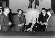 Il Professore Albert Sabin in visita al Palazzo Comunale, Sala della Vittoria - 20 ottobre 1992