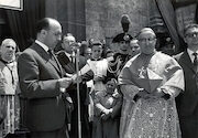 Visita del Cardinale Traglia, in primo piano Lucietta (Lucia Fiorentini) - anno 1961
